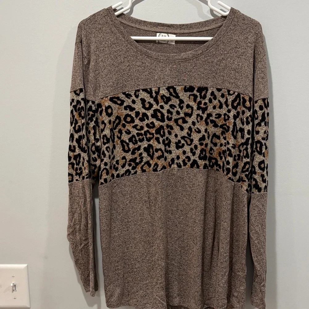 Maurices Brown Leopard Print Sweatshirt - Picture 1 of 4
